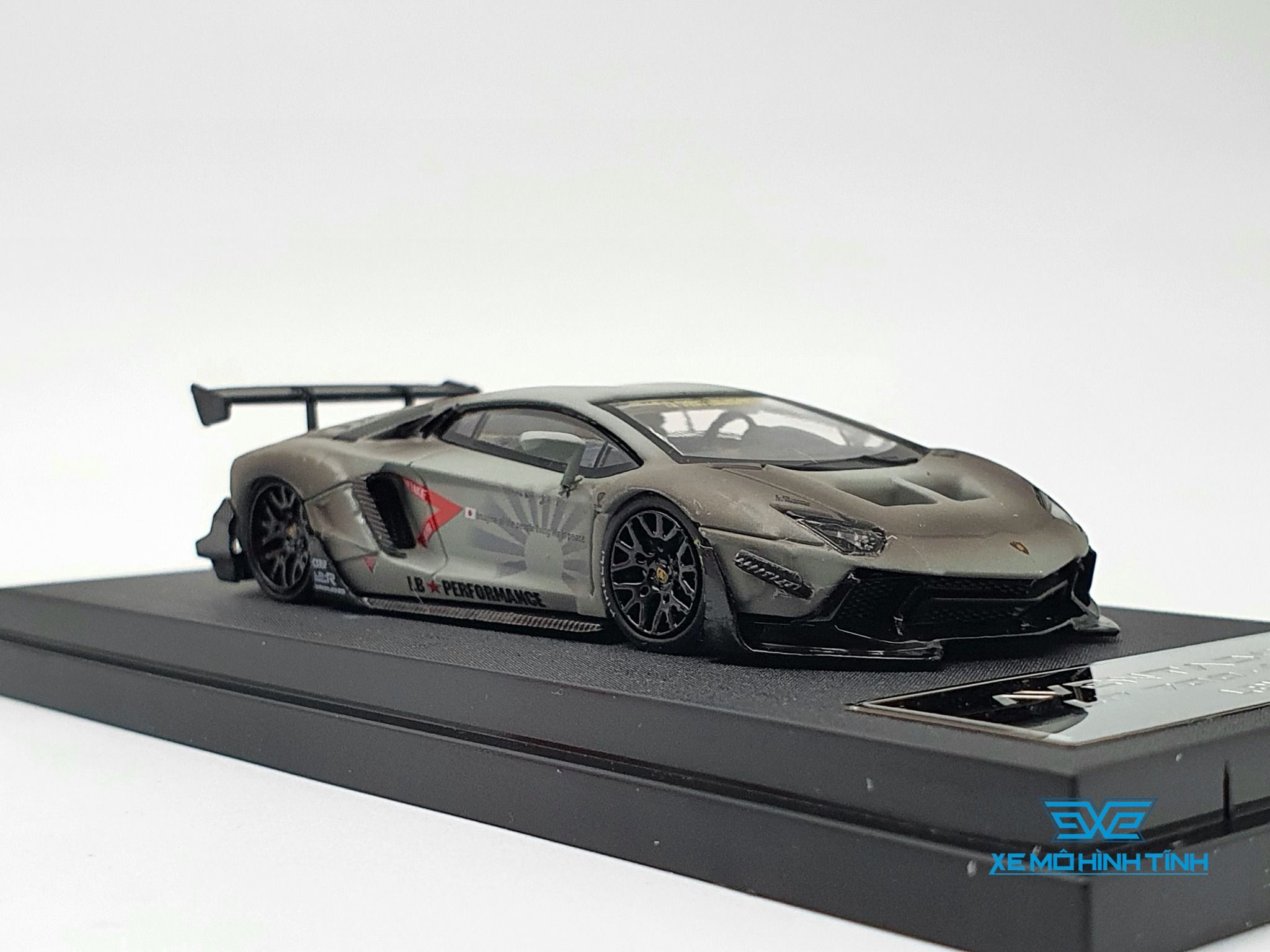 Xe Mô Hình Lamborghini Aventador LP700-4 2.0 LBWK "Đế Đen" 1:64 Star M