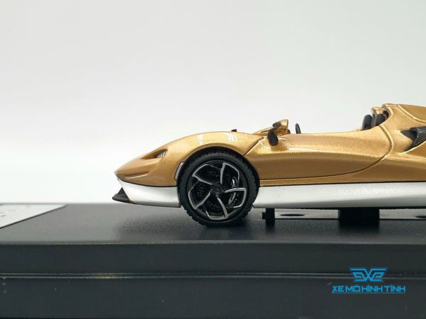 Xe Mô Hình McLaren Elva 1:64 LCD ( Vàng Trắng )