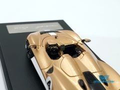 Xe Mô Hình McLaren Elva 1:64 LCD ( Vàng Trắng )