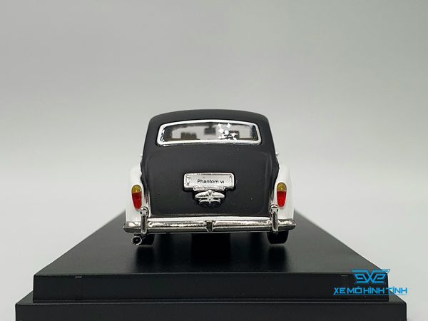 Xe Mô Hình Rolls-Royce Phantom VI 1:64 DCM ( Trắng Mui Đen )