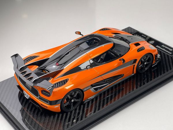 Xe mô hình Koenigsegg Agera RS One of 1 Limited 1:18 FrontiArt (Orange)