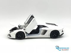 Xe Mô Hình Lamborghini Aventador Lp700-4 1:24 Welly ( Trắng )