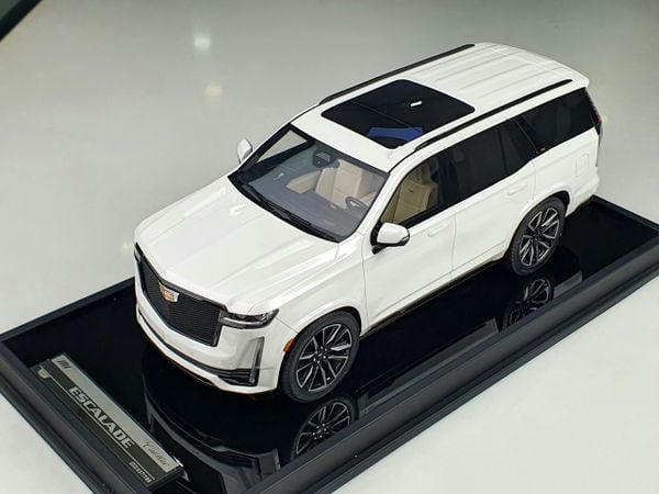 Xe Mô Hình Cadillac Escalade Sport Platinum 1:18 Motorhelix (Pearl White)