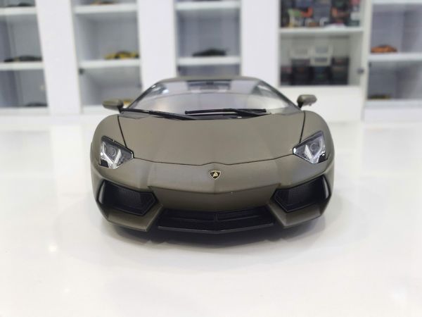 XE MÔ HÌNH LAMBORGHINI AVENTADOR LP700 1:18 WELLY-FX (XANH RÊU)