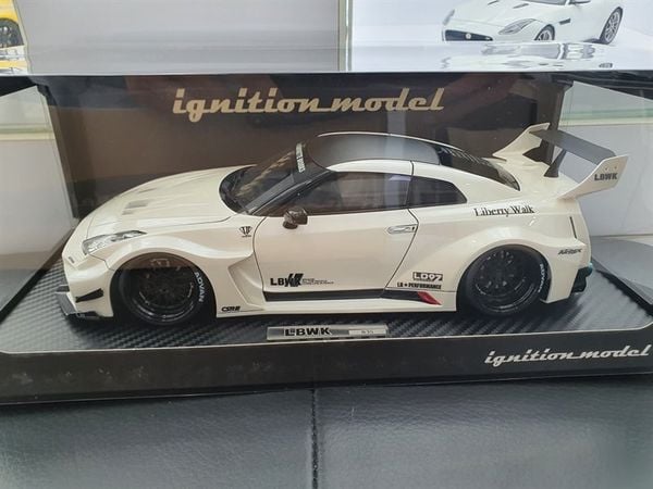 Xe Mô Hình LB-Silhouette Works GT Nissan 35GT-RR 1:18 Ignition Model ( Trắng )