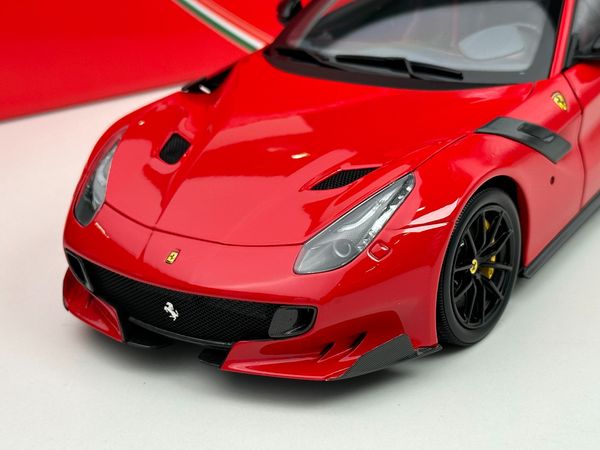 Xe Mô Hình Ferrari F12 TDF Rosso Corsa 322 1:18 BBR ( Đỏ )