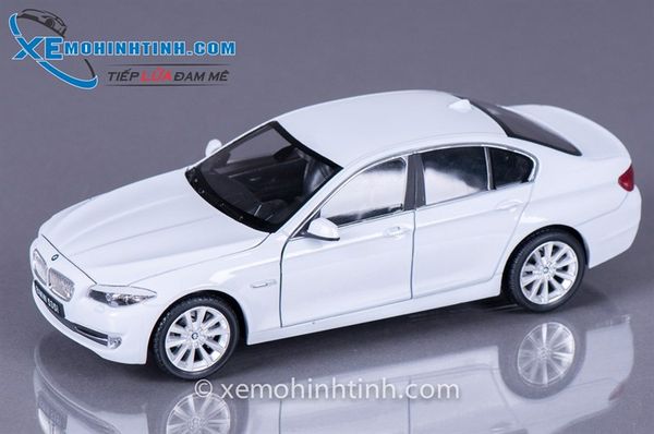 XE MÔ HÌNH BMW 535I 1:24 WELLY (TRẮNG)