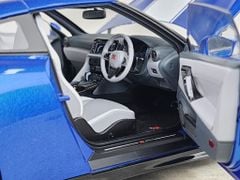 Xe Mô Hình Nissan GT-R(R35) 50th AnniVersary 1:18 MotorHelix (Wangan Blue)