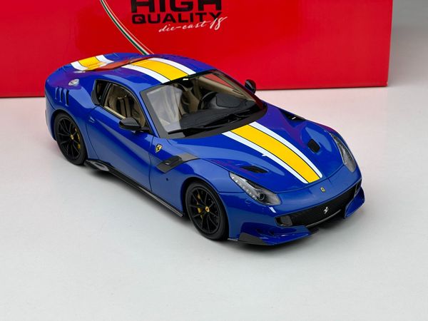 Xe Mô Hình Ferrari F12 TDF Azzurro Dino 1:18 BBR ( Xanh Sọc Vàng )