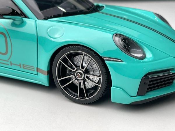 Xe Mô Hình Porsche 911(992) Turbo S Coupe Sport Design 2021 1:18 ( Xanh Min )