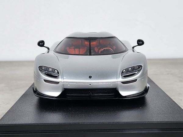 Xe Mô Hình Koenigsegg CC850 1:18 ( Moon Silver)