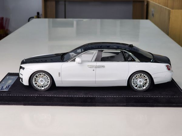 Xe Mô Hình Rolls-Royce Ghost 1:18 HH Model ( Trắng Mui Đen )