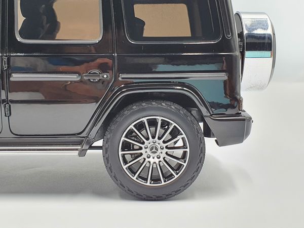 Xe Mô Hình Mercedes-Benz G-Class 2018 Limited Edition 500 pcs 1:18 Minichamps ( Đen )