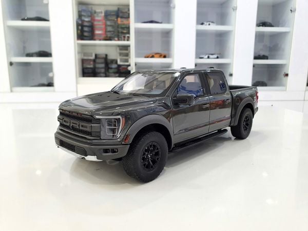 Xe Mô Hình Ford F-150 2022 Lead Foot 1:18 GTSpirit (Đen)