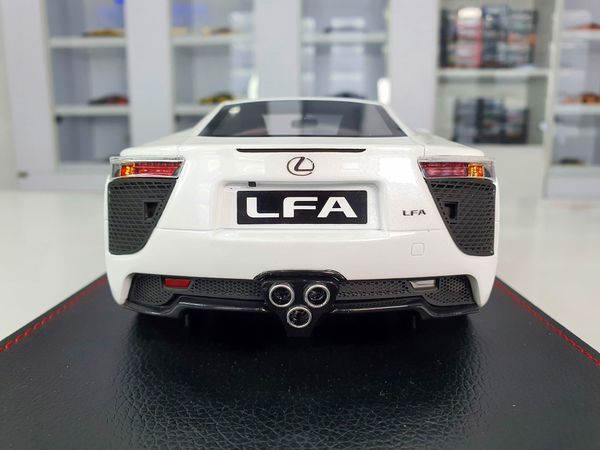 Xe Mô Hình Lexus LFA 2012 1:18 IVY Model (Trắng)