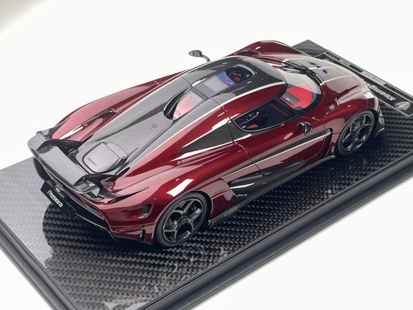 Xe mô hình Koenigsegg Regera 1:18 FrontiArt (Red Carbon)