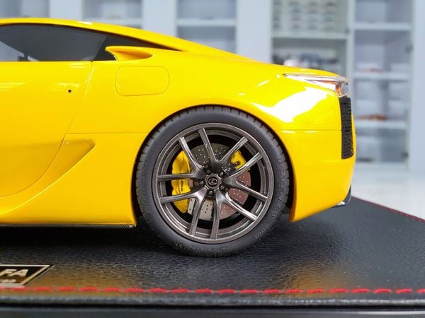 Xe Mô Hình Lexus LFA 2012 1:18 IVY Model (Vàng)