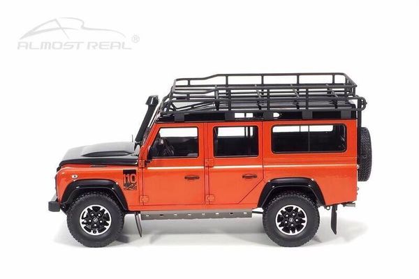 Xe Mô Hình Land Rover Defender 110 Adventure Edition - 2015 1:18 Almost Real (Cam)