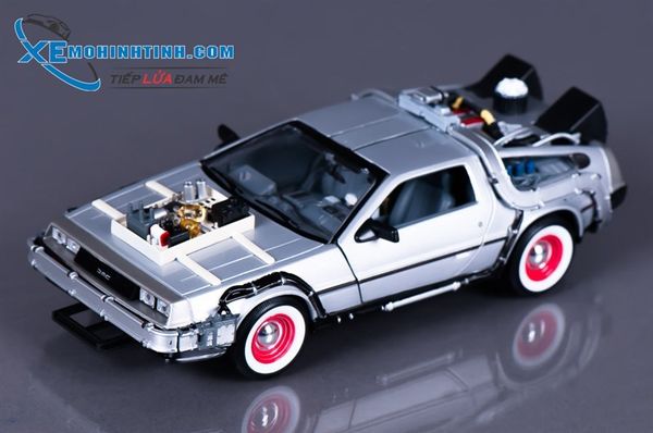 XE MÔ HÌNH DMC BACK TO THE FUTURE III 1:24 WELLY (BẠC)