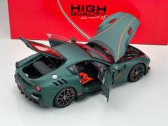 Xe Mô Hình Ferrari F12 TDF Verde Opaco 1:18 BBR  ( Xanh Rêu Nhám Sọc Cam )