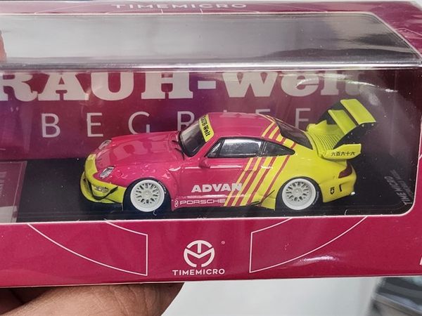 Xe Mô Hình Porsche Rauh Welt 993 Double Wing Advan 1:64 Time Micro (Vàng/Hồng)