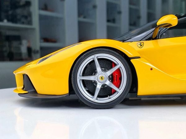 Xe Mô Hình Ferrari LaFerrari 1:18 BBR Models ( Vàng Mui Đen )