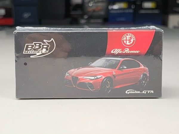 Xe mô hình Alfa Romeo Giulia GTAm Rosso GTA (Đuôi Thấp) 1:64 MiniGT (Đỏ)