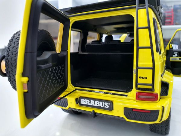 Xe Mô Hình Brabus G-Class With Adventure Package (Mercedes-AMG G63) - 2020 1:18 Almost Real (Vàng)