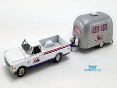 Xe Mô Hình 1968 Chevrolet C-10 With 16' Airstream Bambi 1:64 ACME ( Trắng Xanh )