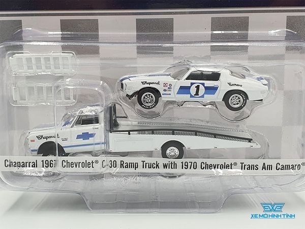 Set Xe Mô Hình Chaparral 1967 Chevrolet C-30 Ramp Truck with 1970 Chevrolet Trans Am Camaro 1:64 ACME ( Trắng Bánh Bạc )