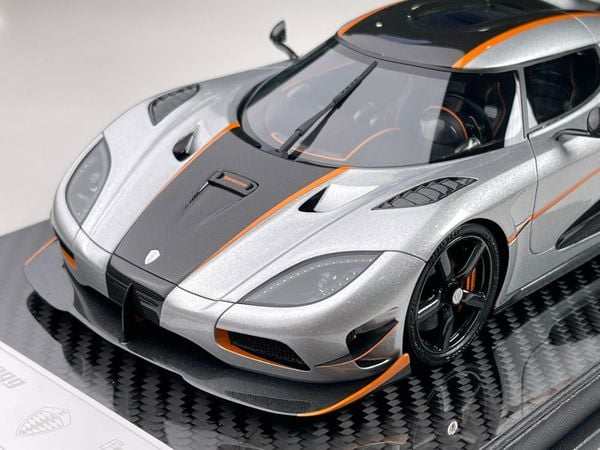 Xe mô hình Koenigsegg Agera RS 1:18 FrontiArt ( Moon Sliver )