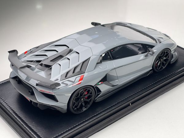 Xe Mô Hình Novitec SVJ 1:18 Ivy Model ( Nimbus Grey )