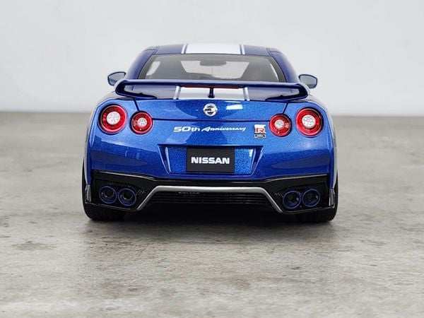 Xe Mô Hình Nissan GT-R(R35) 50th AnniVersary 1:18 MotorHelix (Wangan Blue)