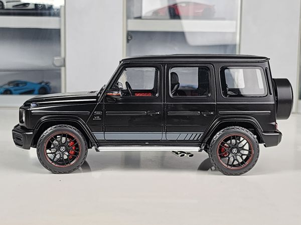 Xe Mô Hình Mercedes-Benz AMG G63 2018 1:18 Minichamp ( Đen Nhám )