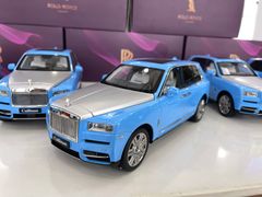 Xe Mô Hình Roll-Royce Cullinan 1:18 Kengfai ( Xanh Mui Bạc )