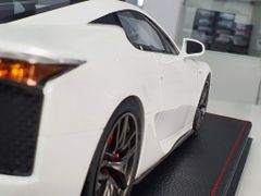 Xe Mô Hình Lexus LFA 2012 1:18 IVY Model (Trắng)