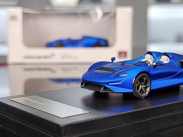 Xe Mô Hình McLaren ELVA 1:64 LCD ( Xanh Nhám )