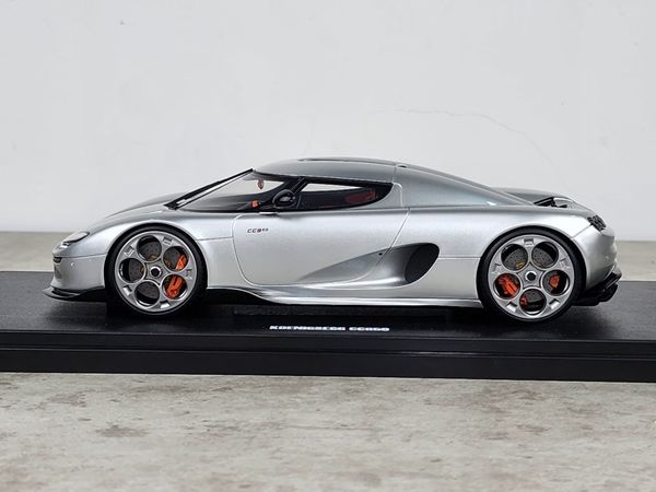 Xe Mô Hình Koenigsegg CC850 1:18 ( Moon Silver)