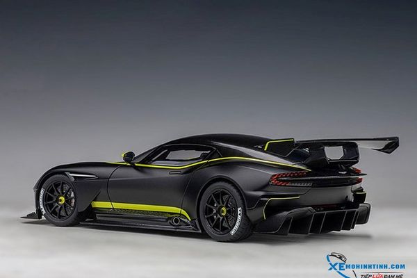 Xe Mô Hình Aston Martin Vulcan 2015 1:18 Autoart ( Matt Black/Green Stripes )