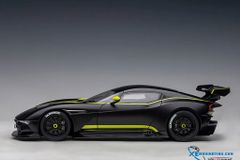 Xe Mô Hình Aston Martin Vulcan 2015 1:18 Autoart ( Matt Black/Green Stripes )