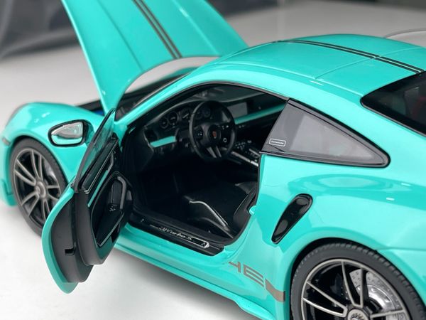 Xe Mô Hình Porsche 911(992) Turbo S Coupe Sport Design 2021 1:18 ( Xanh Min )