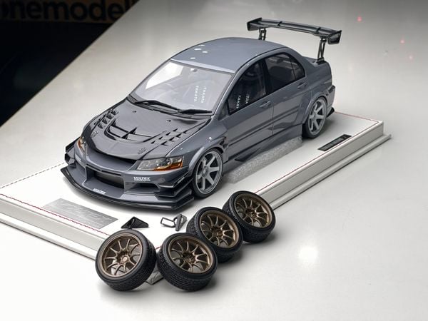 Xe Mô Hình Mitsubishi Voltex 1:18 One Model (Xám)