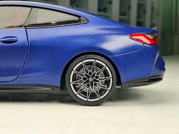 Xe Mô Hình BMW M4 - 2020 1:18 MiniChamps (Blue Metallic)