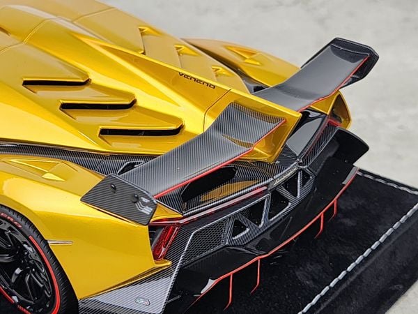 Xe Mô Hình Supercar Veneno Series 1:18 HH Model ( Chrome Gold )