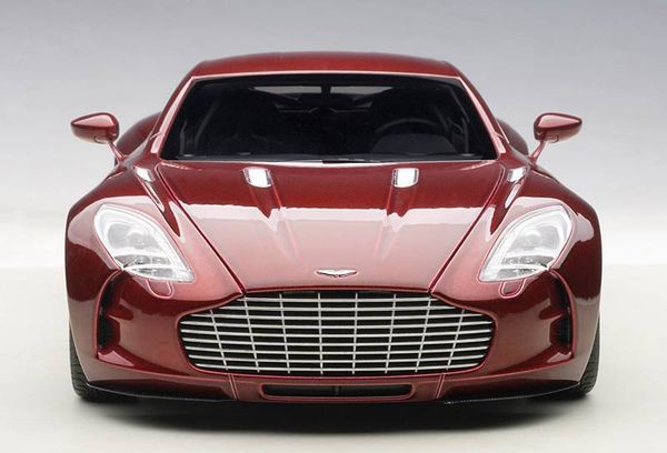 XE MÔ HÌNH ASTON MARTIN ONE 77 1:18 AUTOART (ĐỎ)