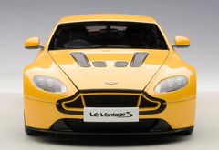 Xe Mô Hình Aston Martin V12 Vantage S 1:18 Autoart (Vàng)