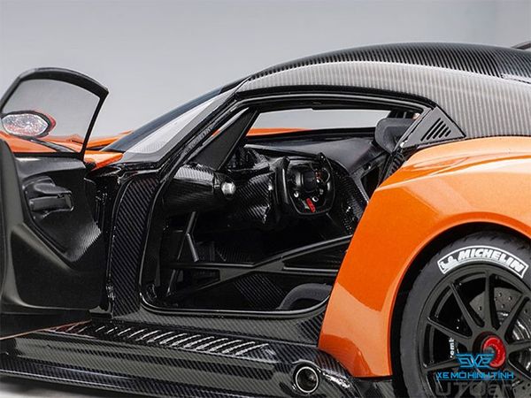 Xe Mô Hình Aston Martin Vulcan 2015 1:18 Autoart ( Madagascar Orange )