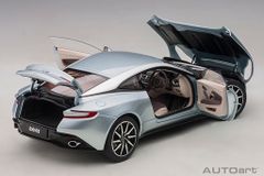 Xe mô hình ASTON MARTIN DB11 1:18 Autoart (SKYFALL SILVER )