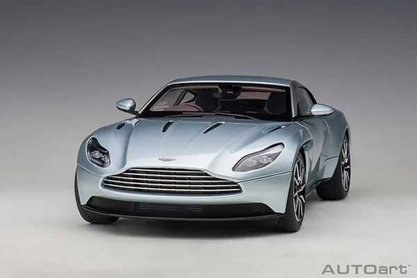 Xe mô hình ASTON MARTIN DB11 1:18 Autoart (SKYFALL SILVER )