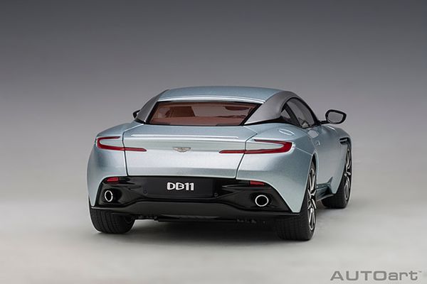 Xe mô hình ASTON MARTIN DB11 1:18 Autoart (SKYFALL SILVER )